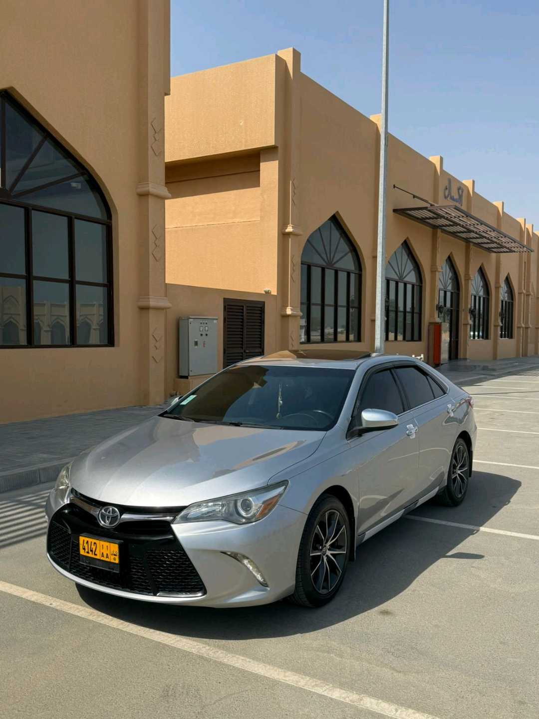 Car Image 2016 TOYOTA CAMRY XSE