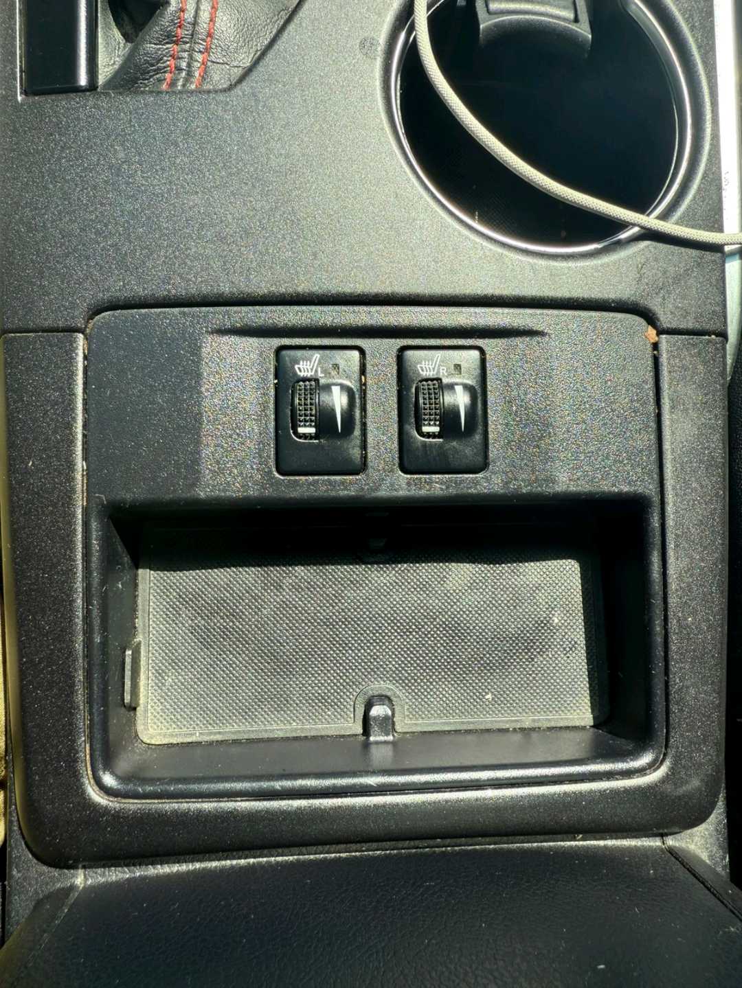 Car Image 2016 TOYOTA CAMRY XSE