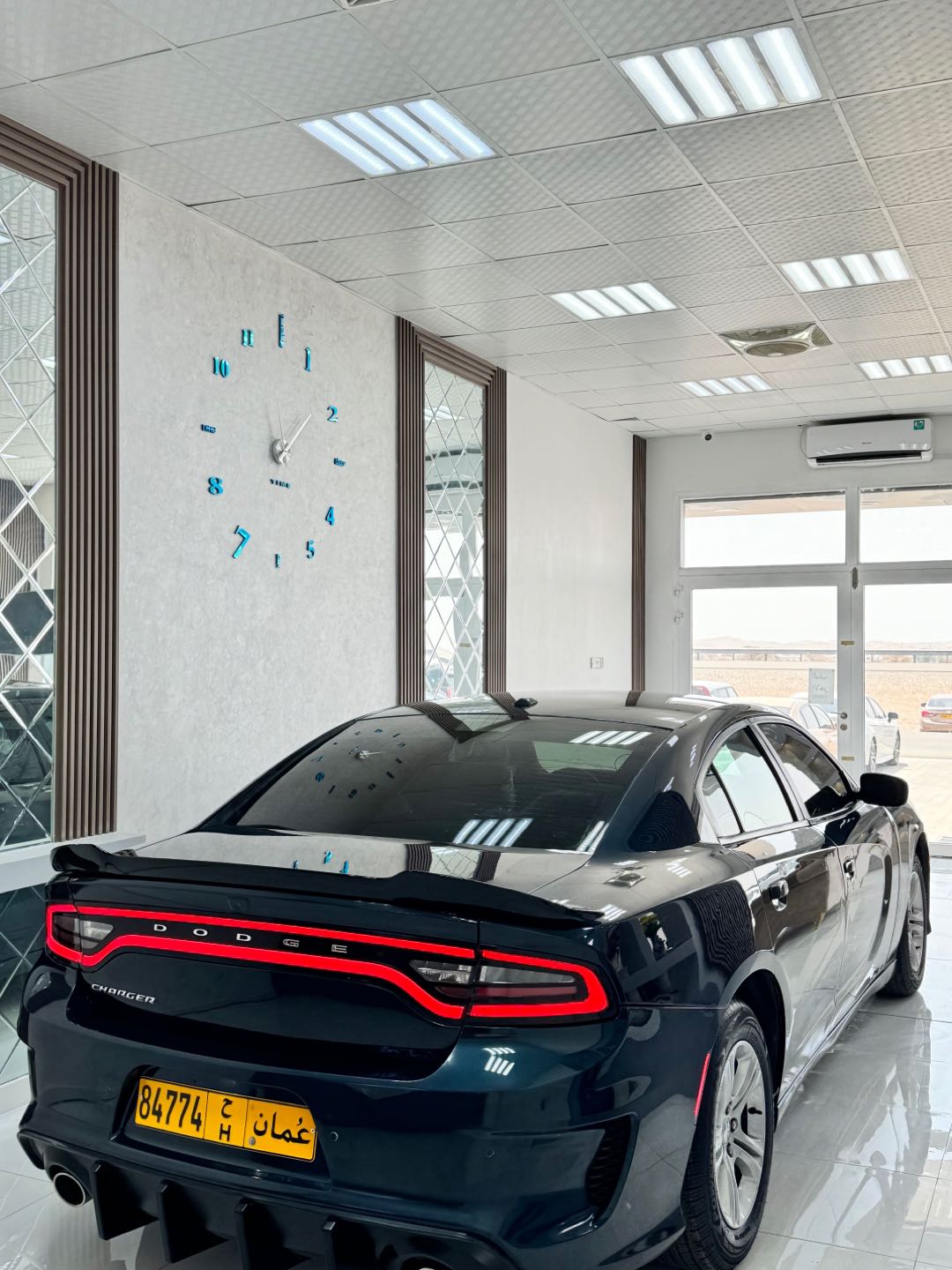 Car Image 2019 DODGE CHARGER SXT