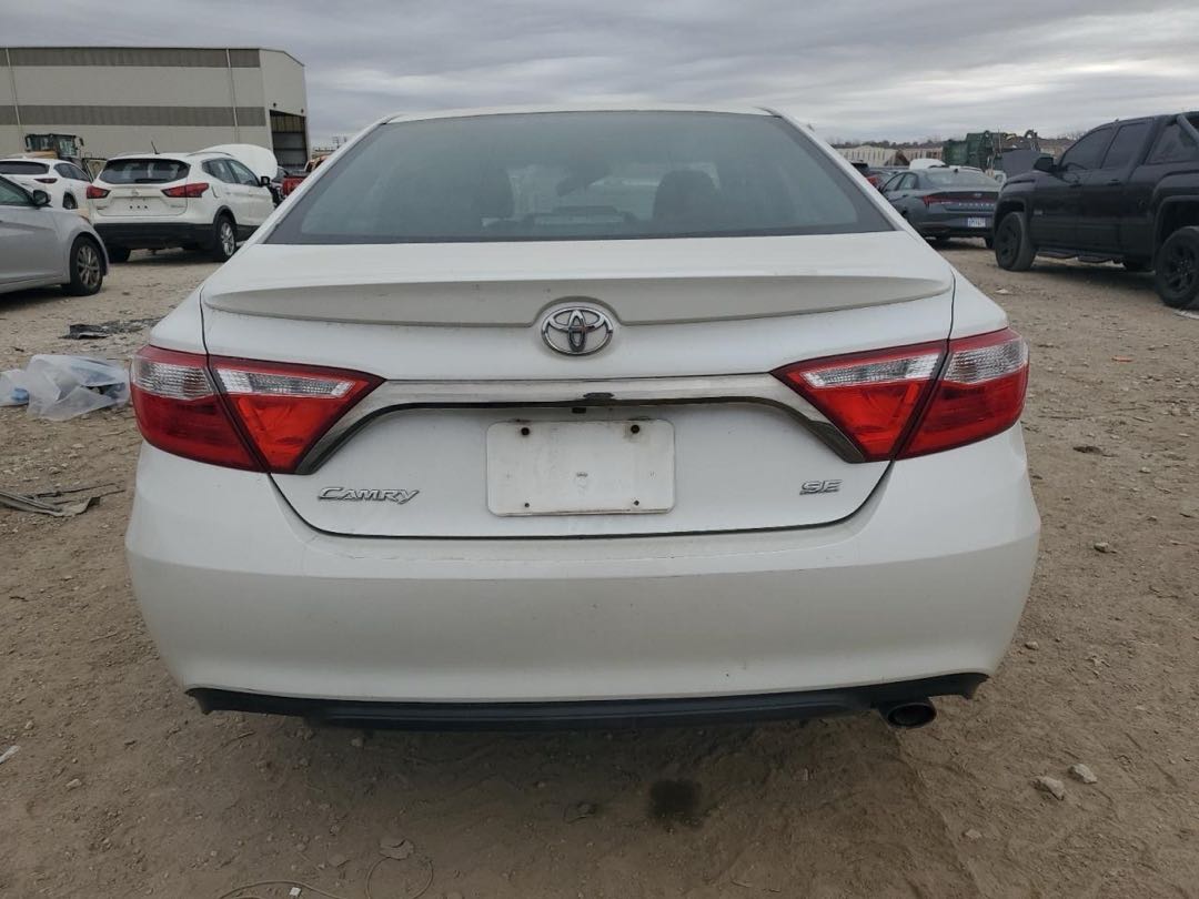 Car Image 2017 TOYOTA CAMRY