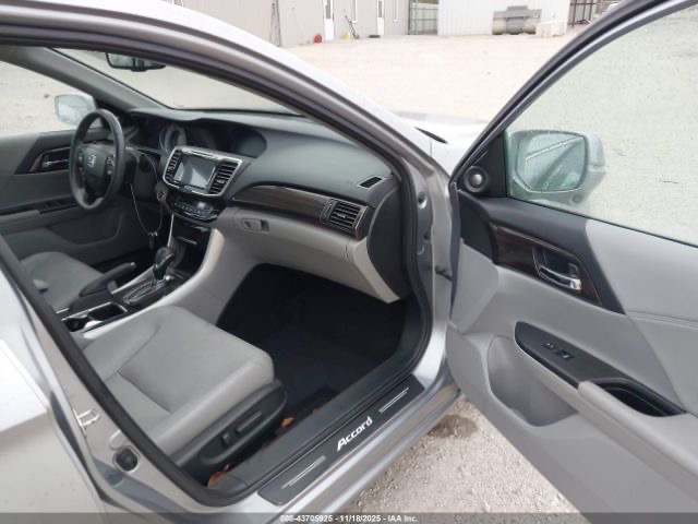 Car Image 2017 HONDA ACCORD