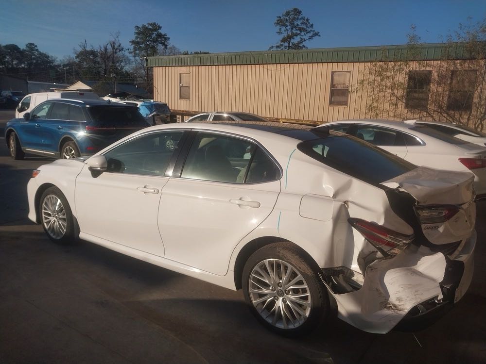 Car Image 2018 TOYOTA CAMRY