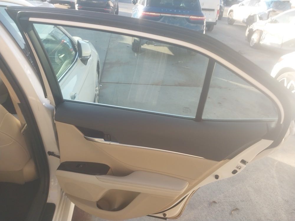 Car Image 2018 TOYOTA CAMRY