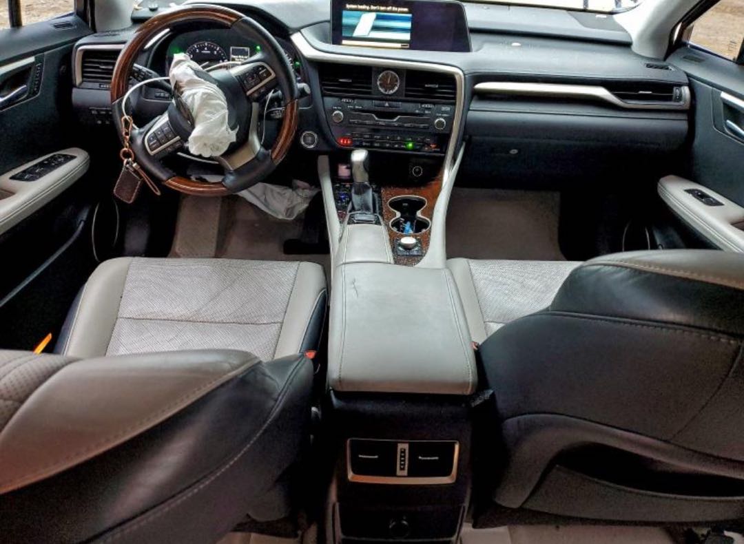 Car Image 2019 LEXUS RX