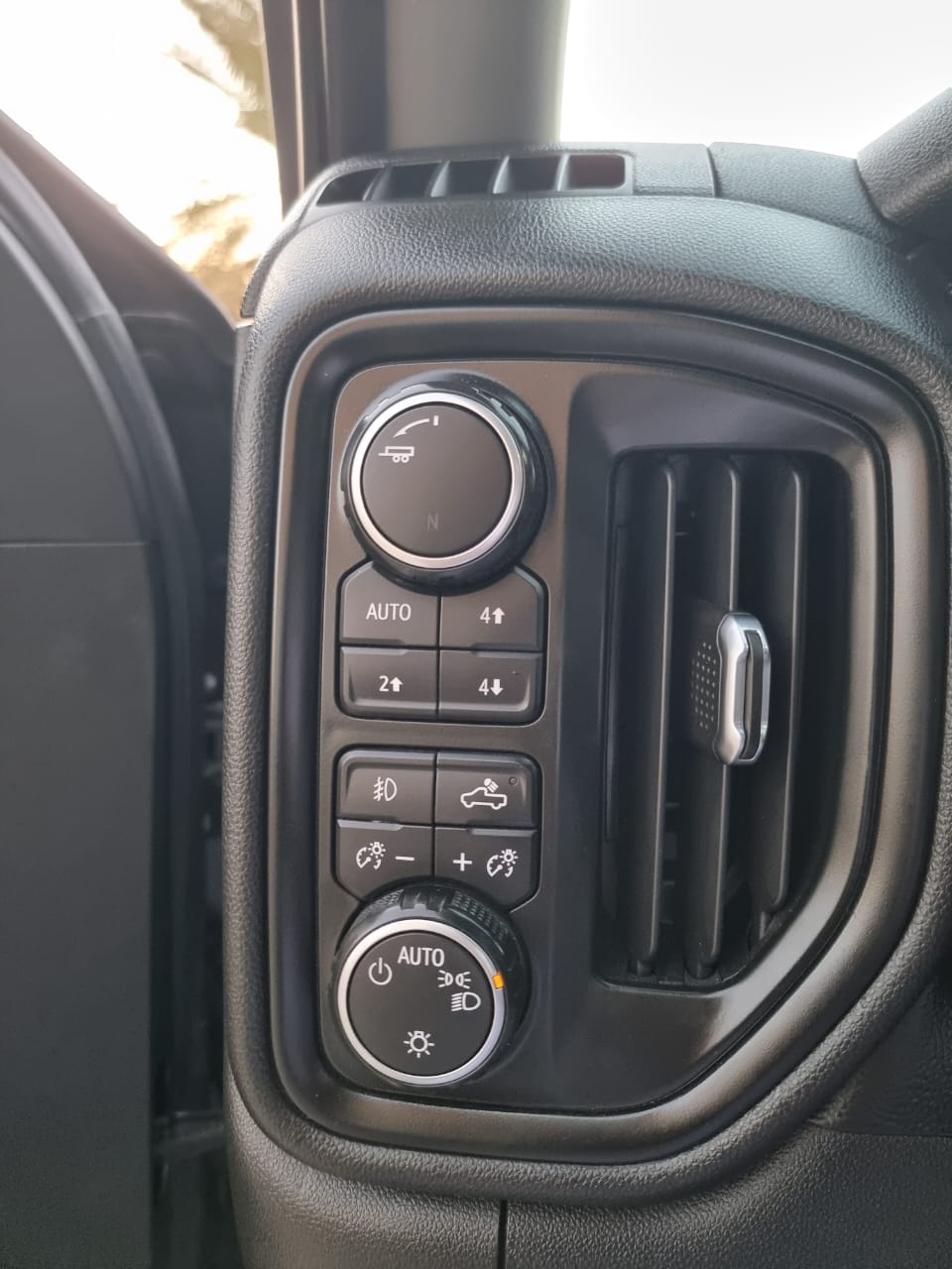 Car Image 2019 CHEVROLET SILVERADO 