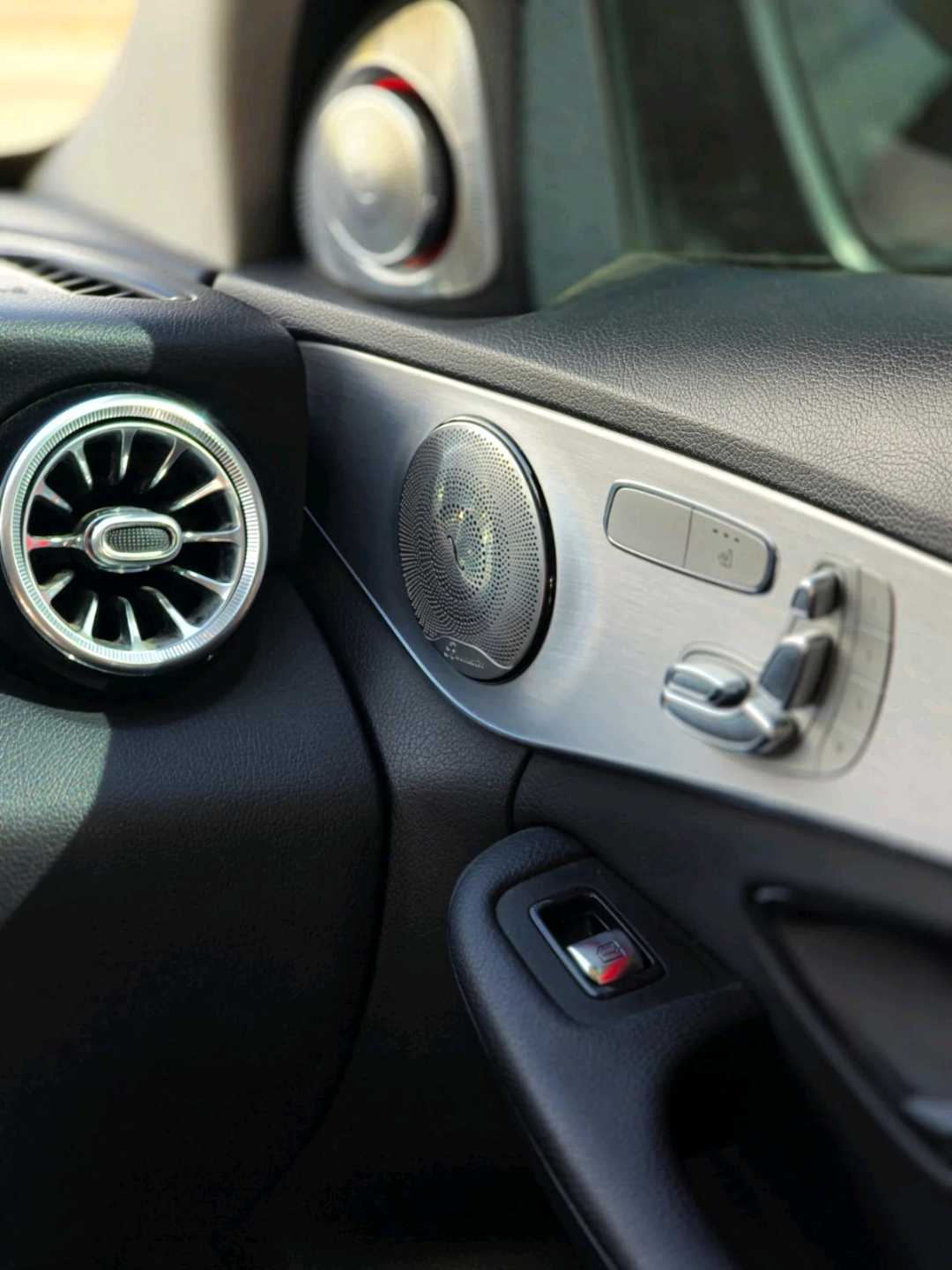 Car Image 2017 MERCEDES C Class 200
