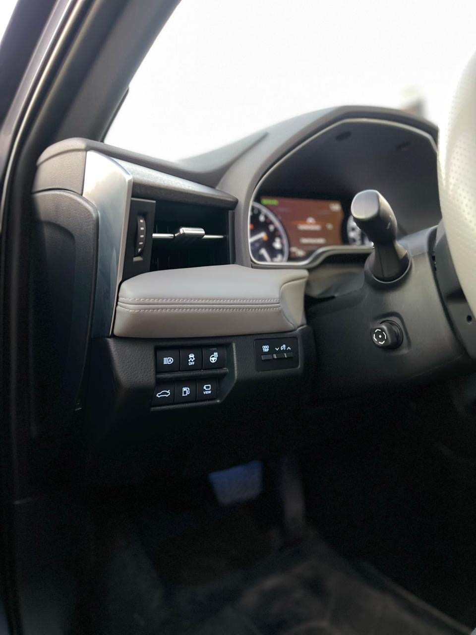 Car Image 2020 TOYOTA AVALON LIMITED