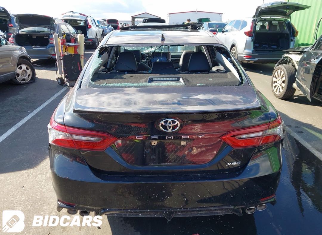 Car Image 2021 TOYOTA CAMRY