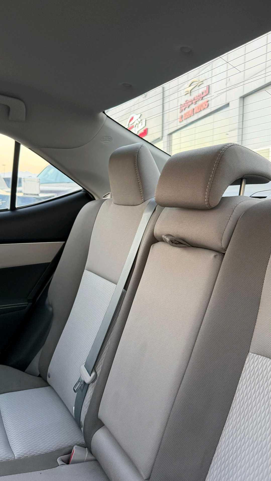 Car Image 2017 TOYOTA COROLLA LE
