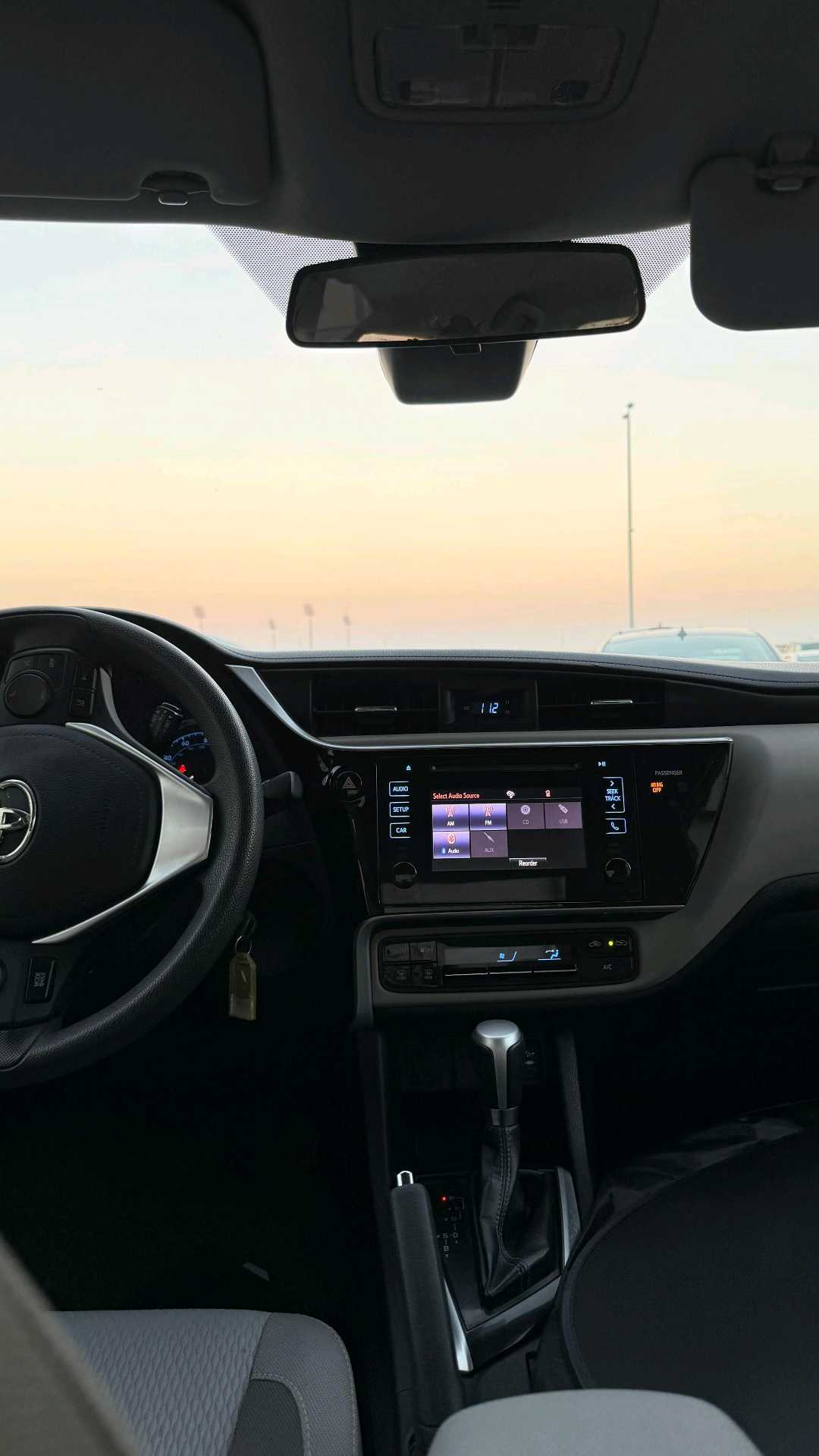Car Image 2017 TOYOTA COROLLA LE