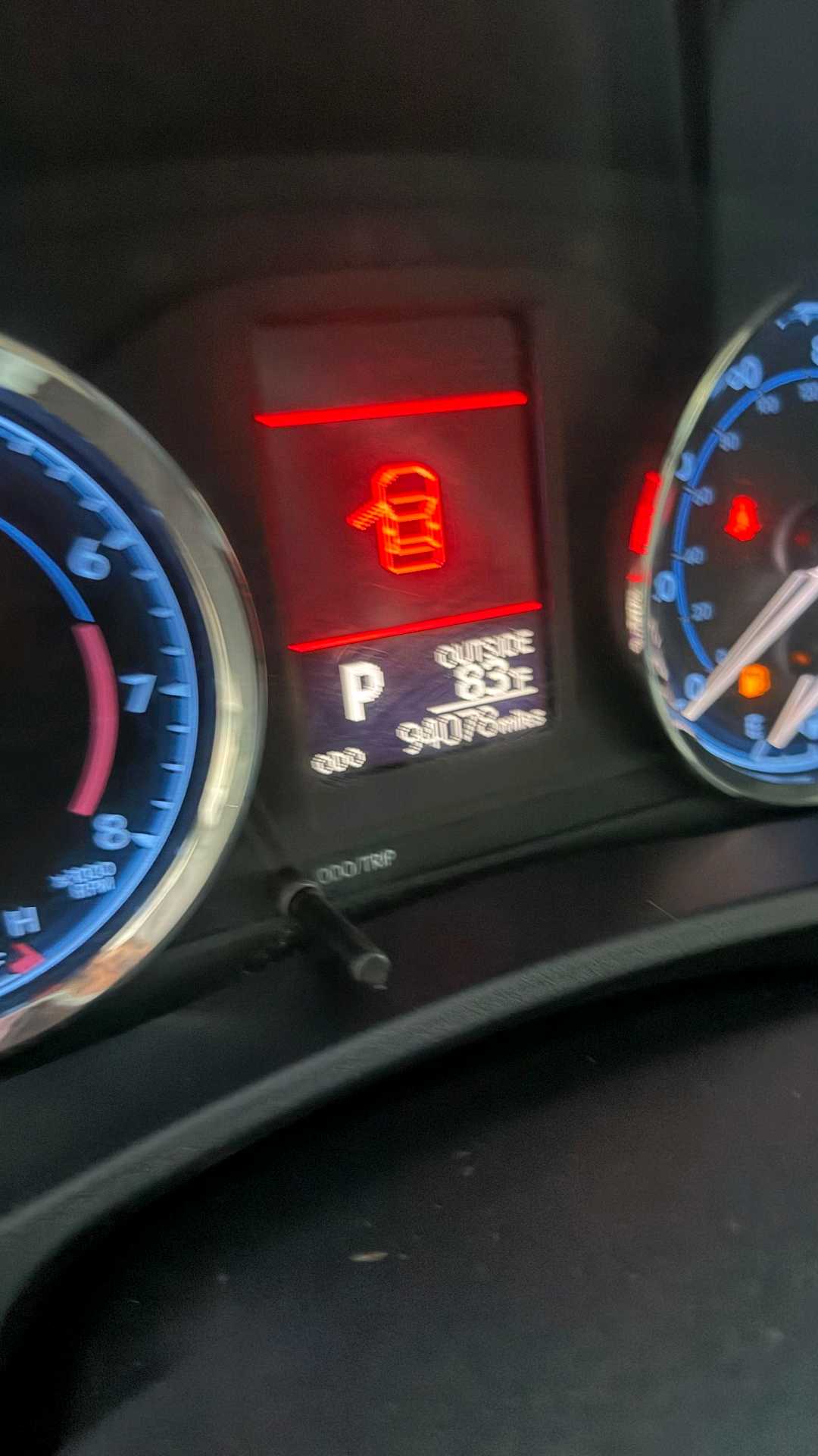 Car Image 2017 TOYOTA COROLLA LE