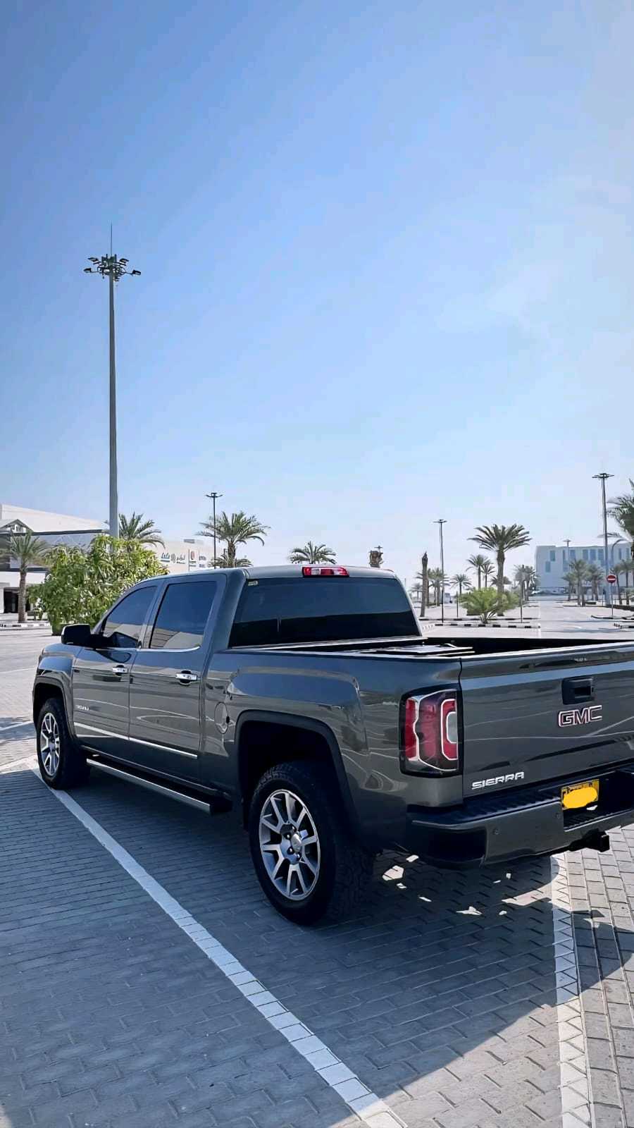 Car Image 2018 GMC SIERRA DENALI