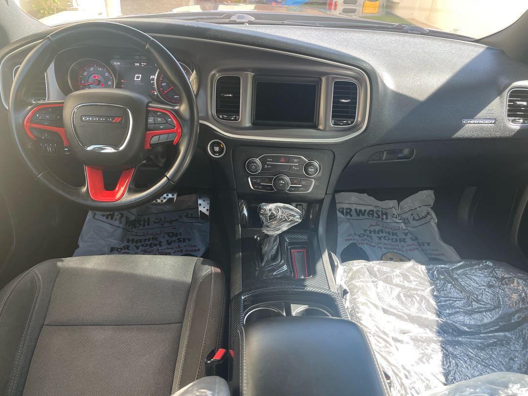 Car Image 2019 DODGE CHARGER SXT