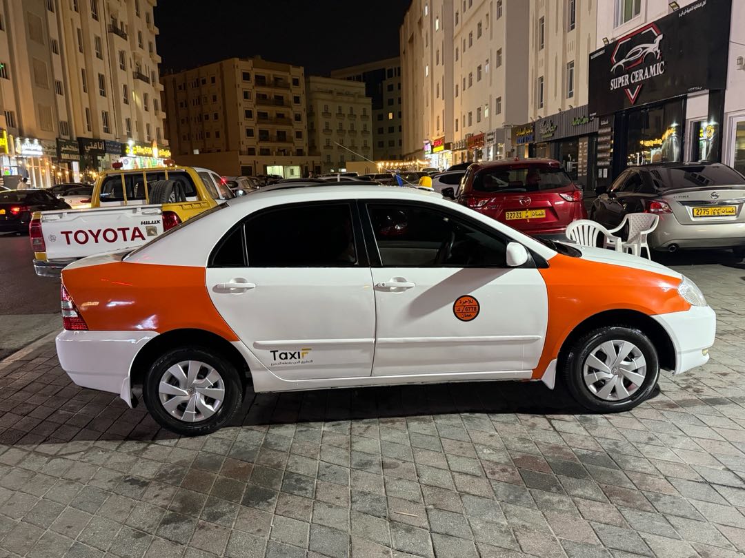 Car Image 2001 TOYOTA COROLLA LE