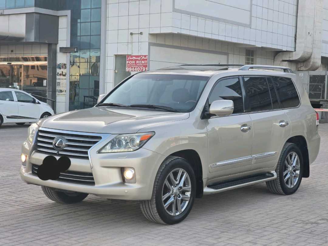 Car Image 2013 LEXUS LX 570