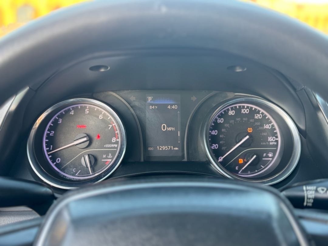 Car Image 2019 TOYOTA CAMRY LE