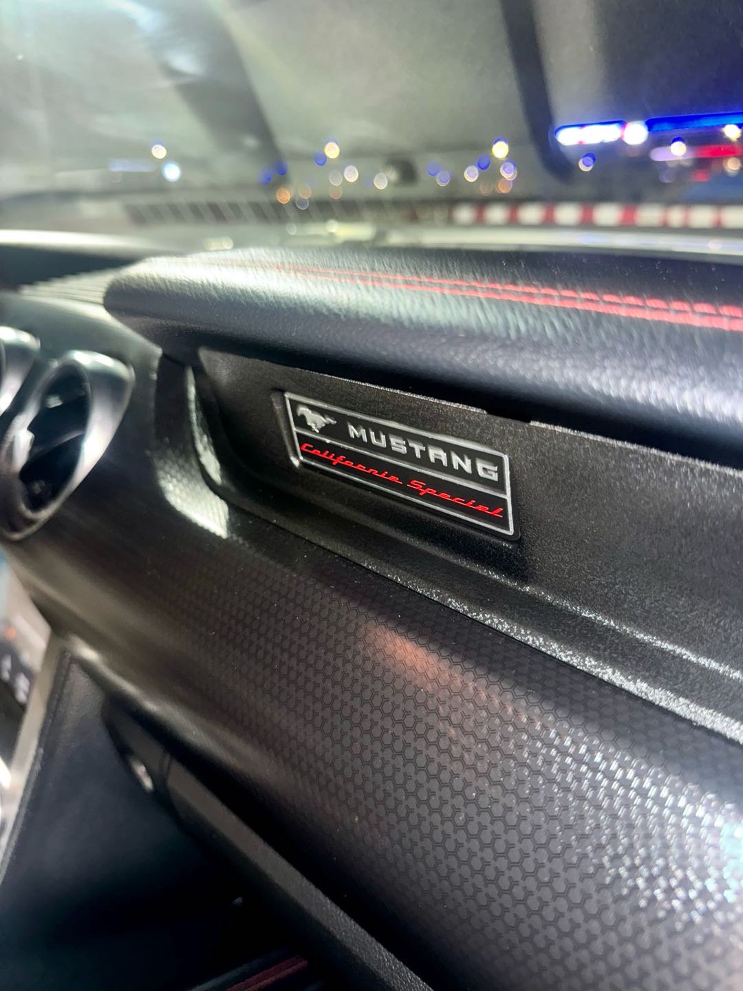 Car Image 2019 FORD MUSTANG GT