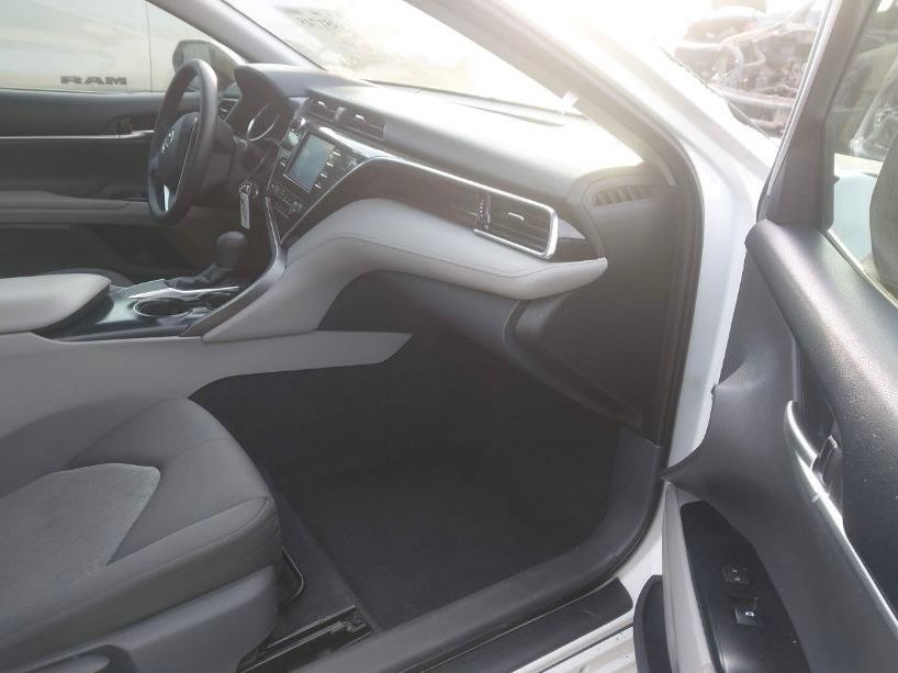 Car Image 2018 TOYOTA CAMRY