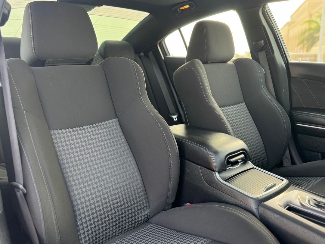 Car Image 2018 DODGE CHARGER R/T