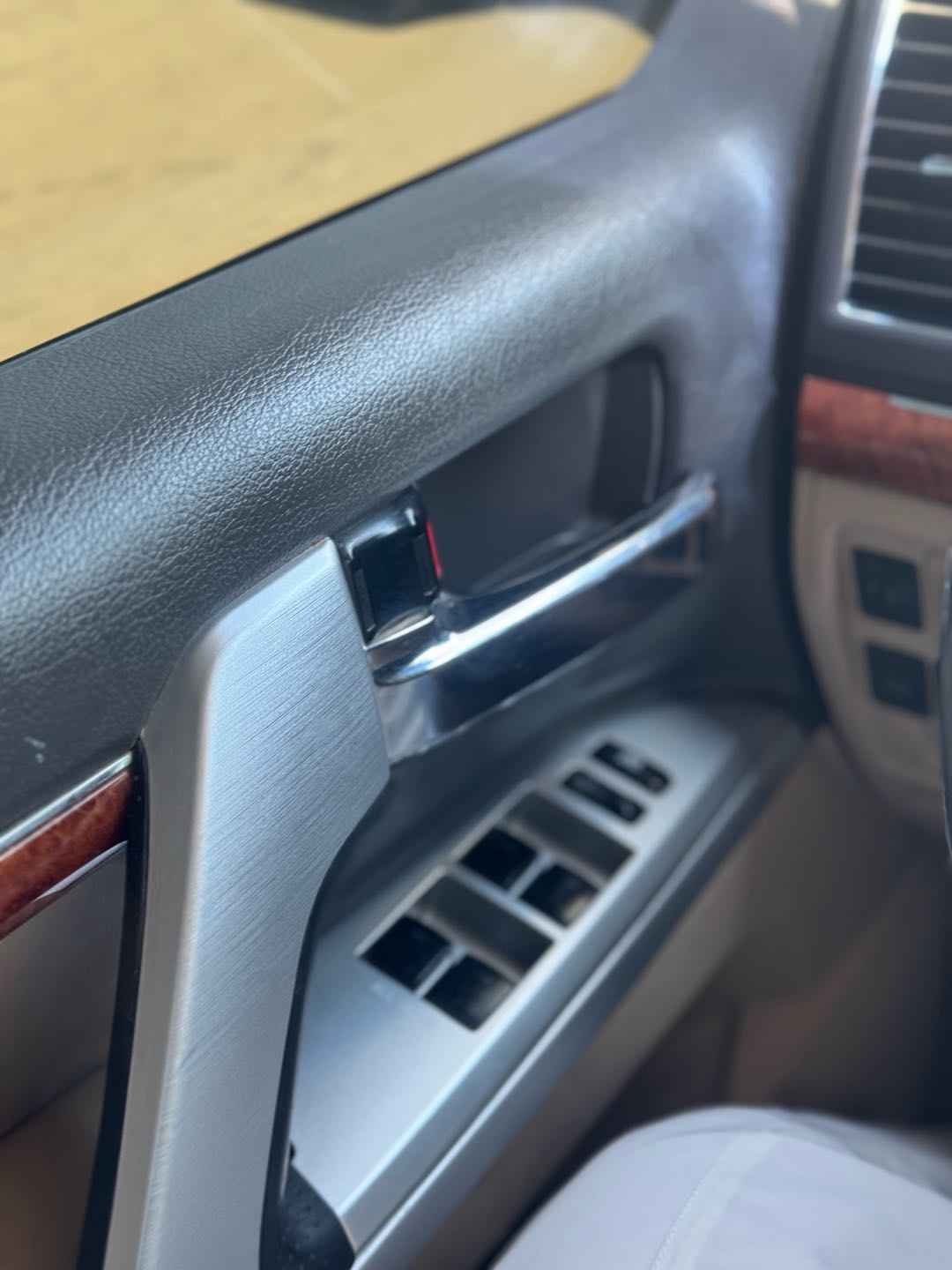 Car Image 2012 TOYOTA LAND CRUISER VX.R