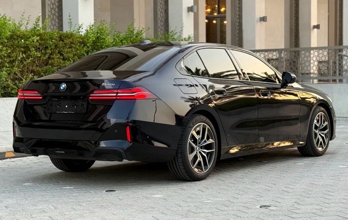 بي أم دبليو 5 SERIES 2025