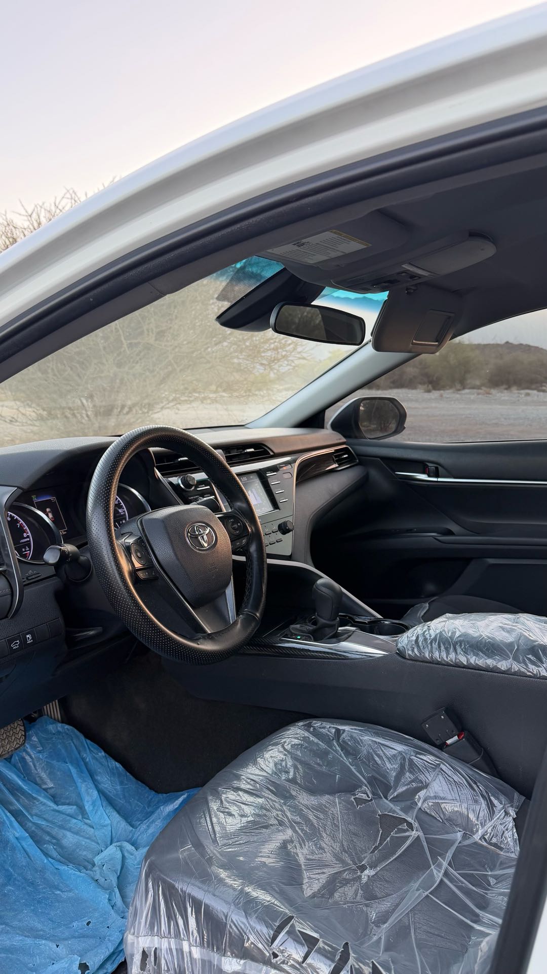 Car Image 2020 TOYOTA CAMRY LE