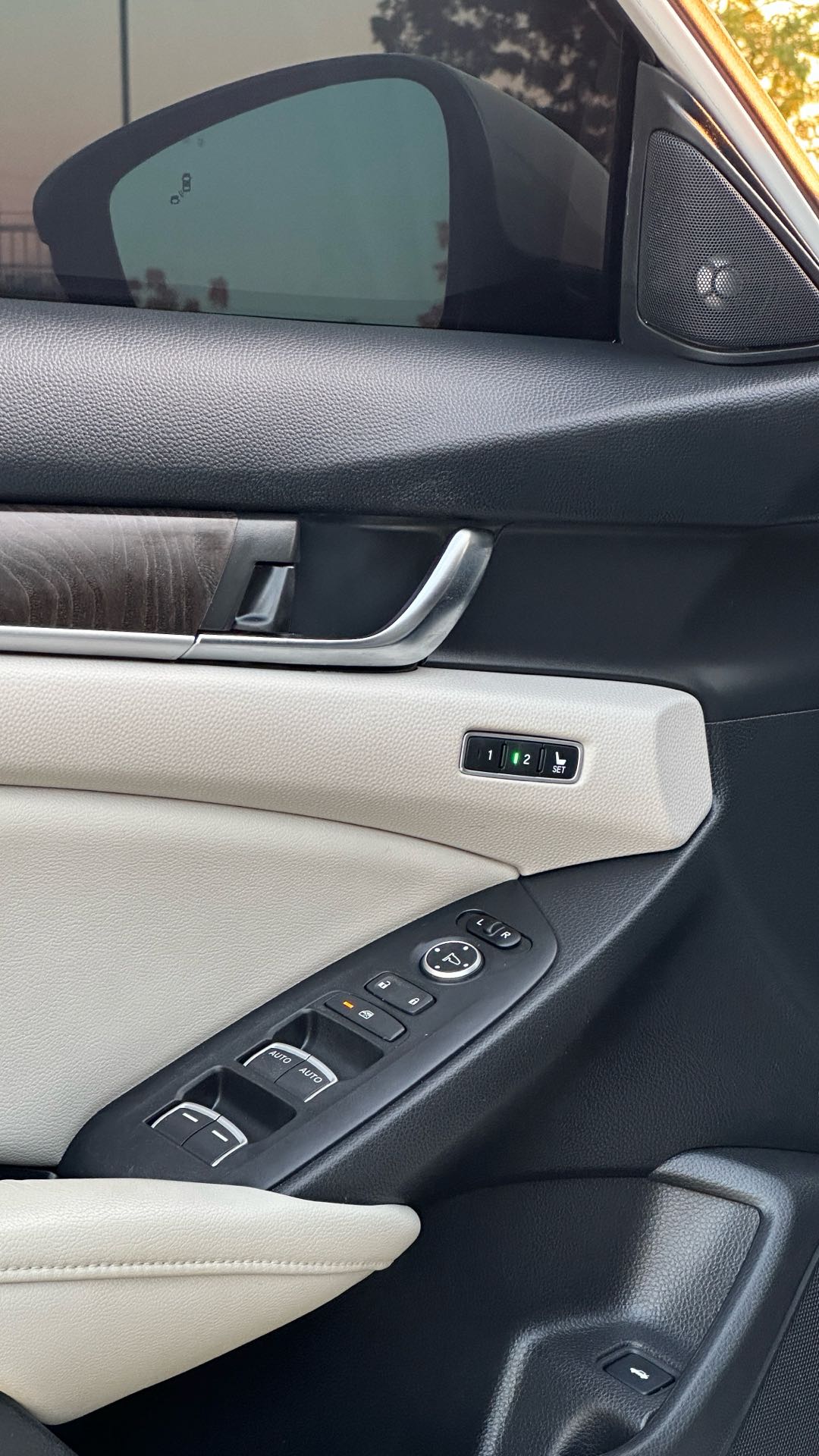 Car Image 2018 HONDA ACCORD EXL