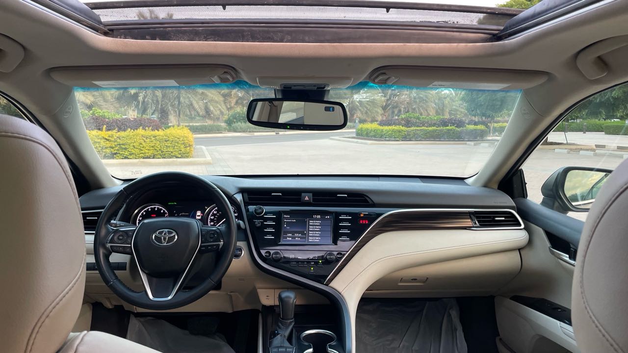 Car Image 2018 TOYOTA CAMRY XLE