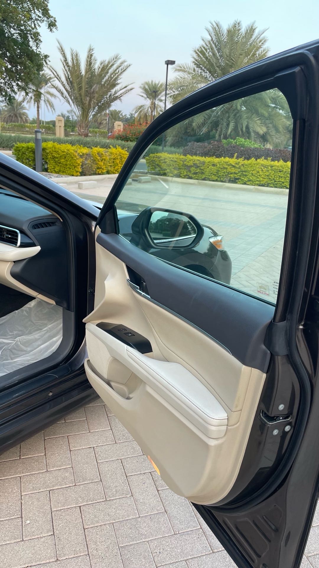 Car Image 2018 TOYOTA CAMRY XLE