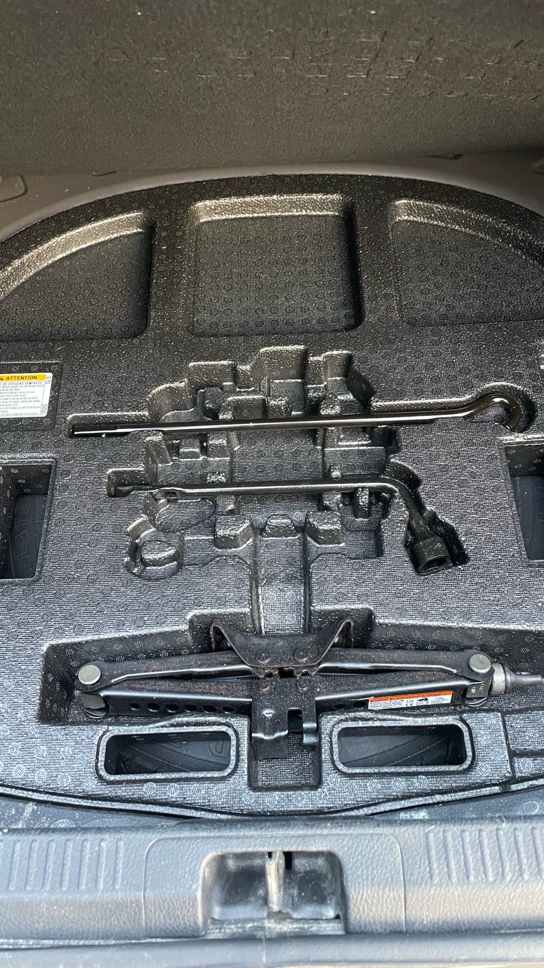 Car Image 2018 TOYOTA CAMRY XLE