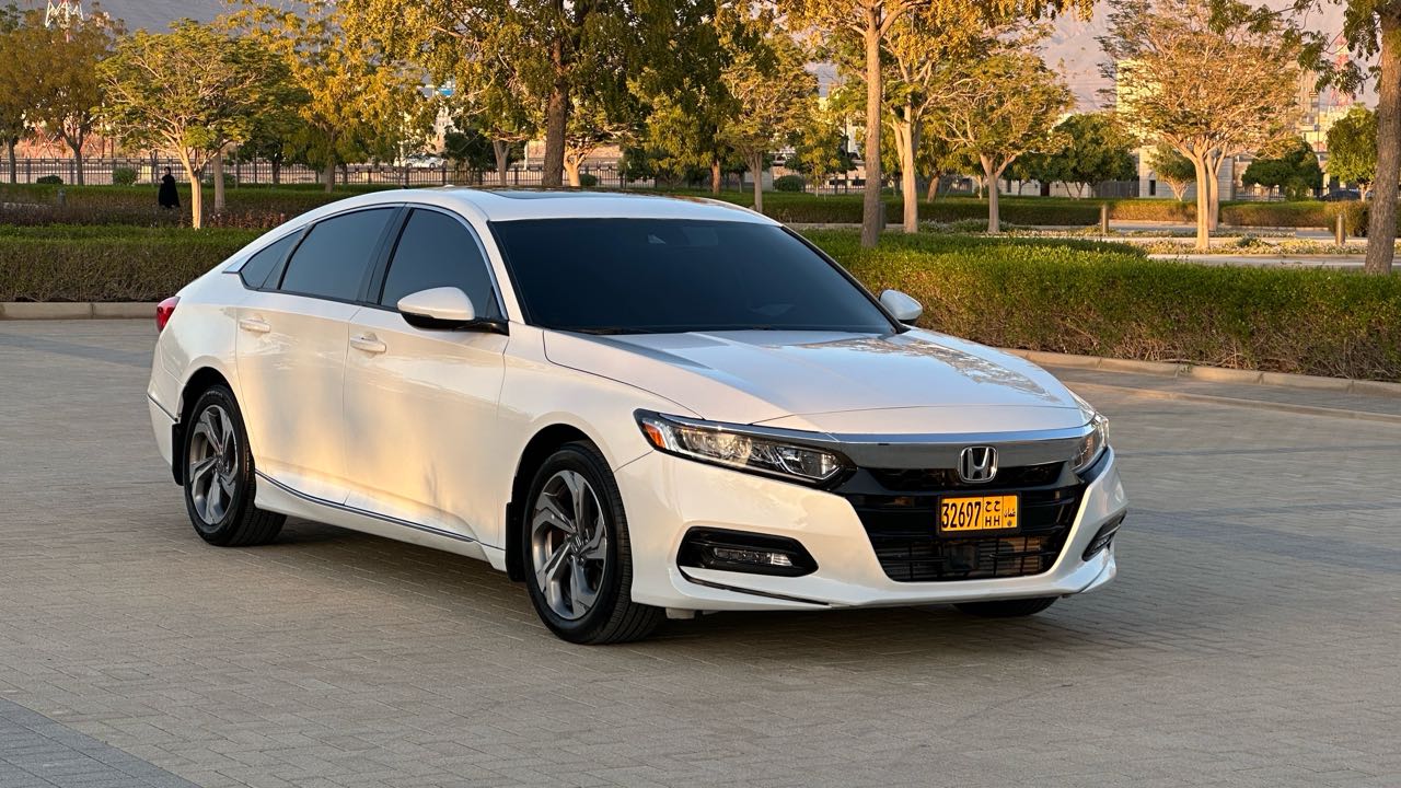 Car Image 2018 HONDA ACCORD EXL