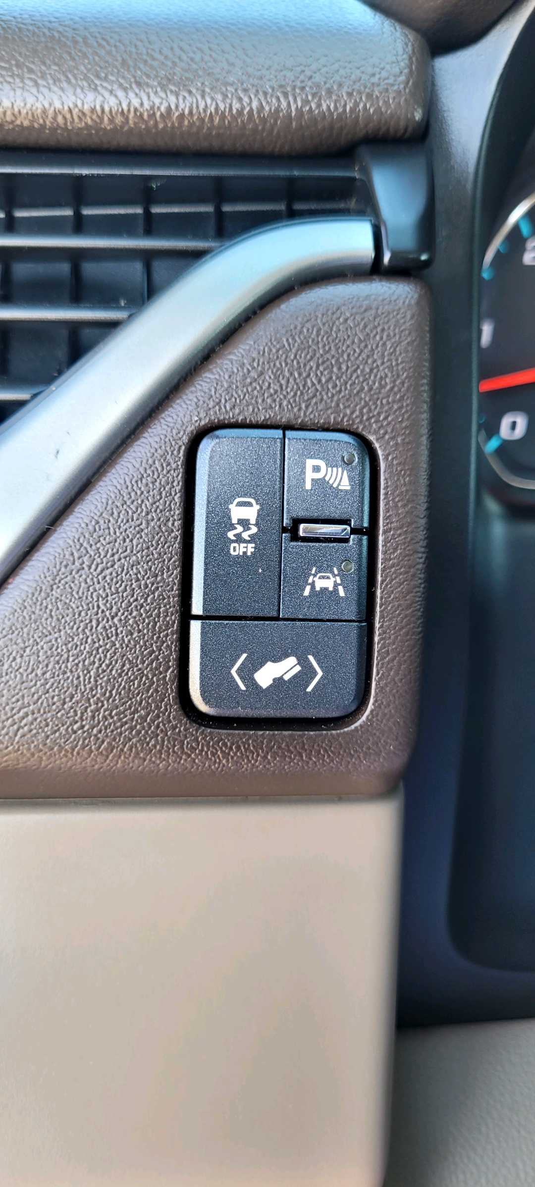 Car Image 2018 CHEVROLET TAHOE 