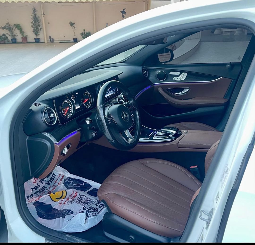 Car Image 2017 MERCEDES E Class 300