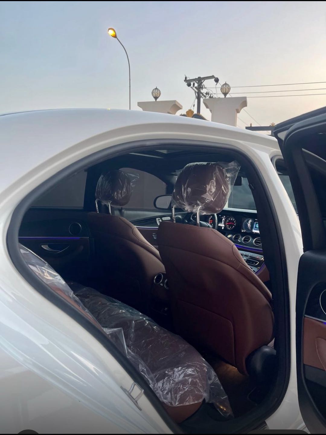 Car Image 2017 MERCEDES E Class 300