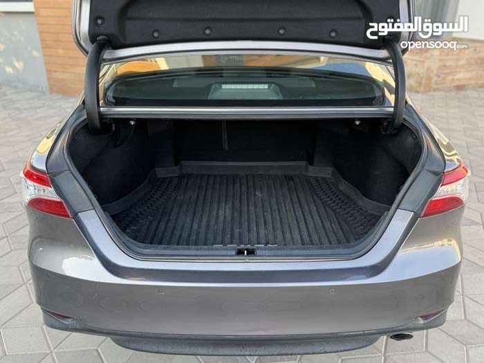 Car Image 2018 TOYOTA CAMRY XLE