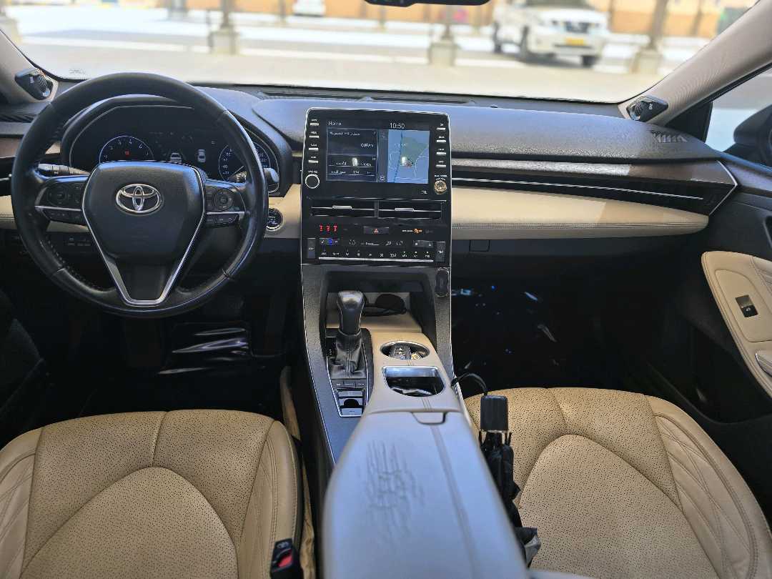 Car Image 2019 TOYOTA AVALON LIMITED