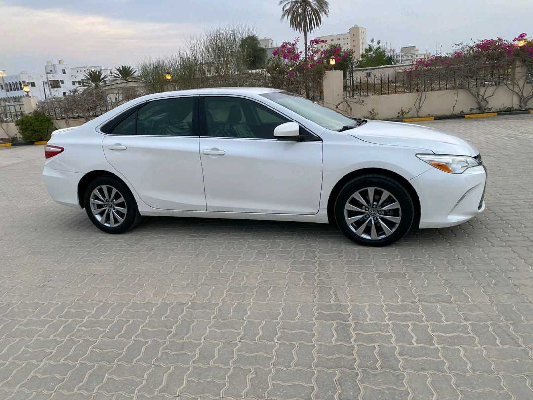 Car Image 2017 TOYOTA CAMRY XSE
