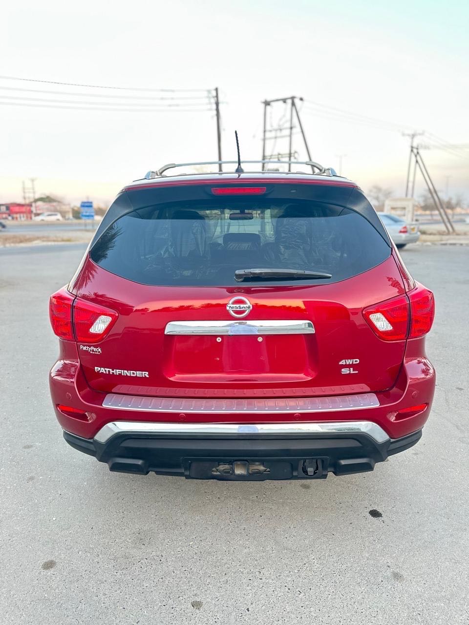 Car Image 2018 NISSAN PATHFINDER SL
