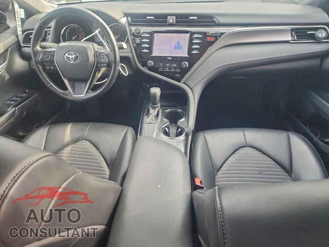 Car Image 2020 TOYOTA CAMRY