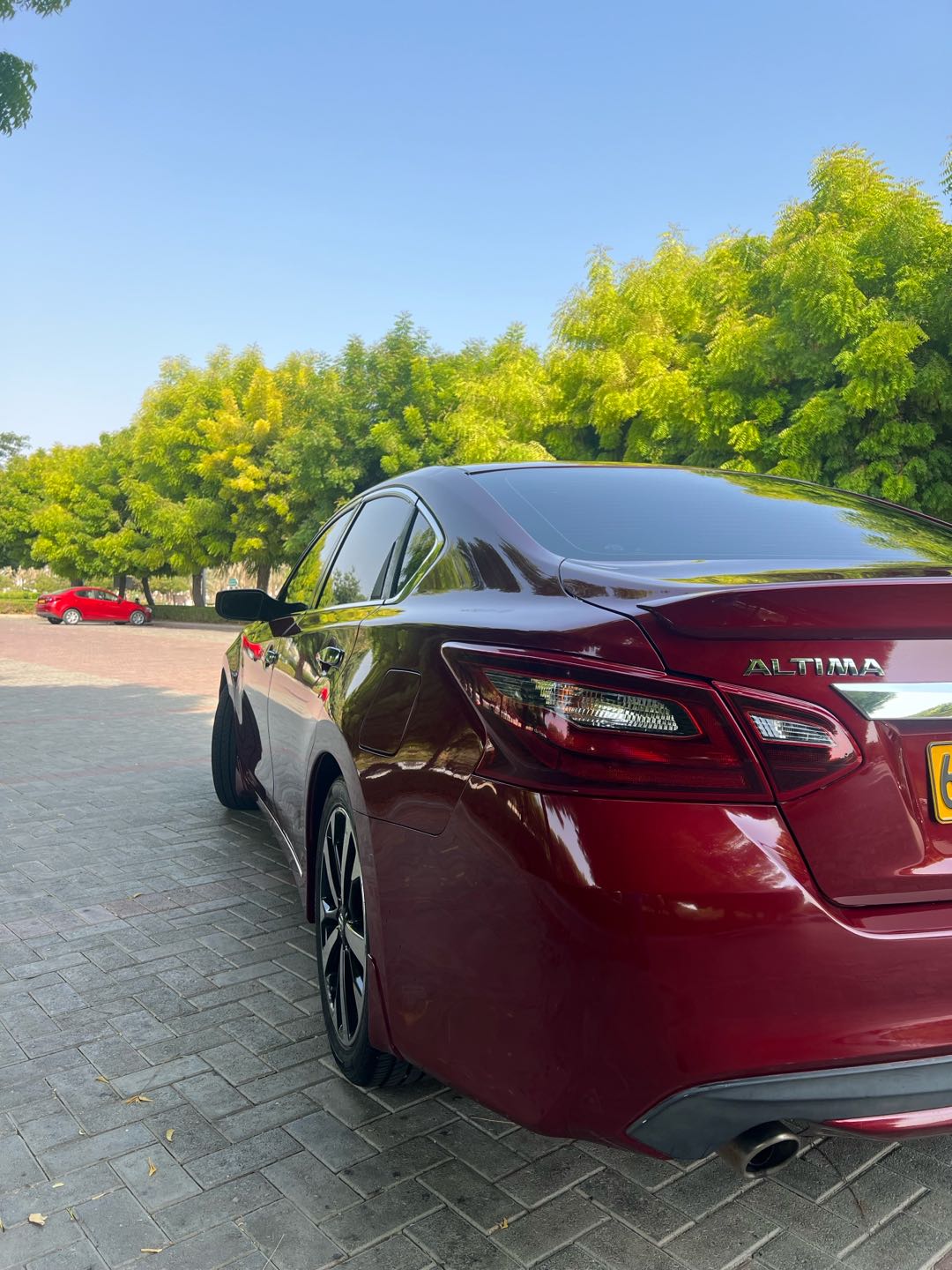 Car Image 2018 NISSAN ALTIMA SR