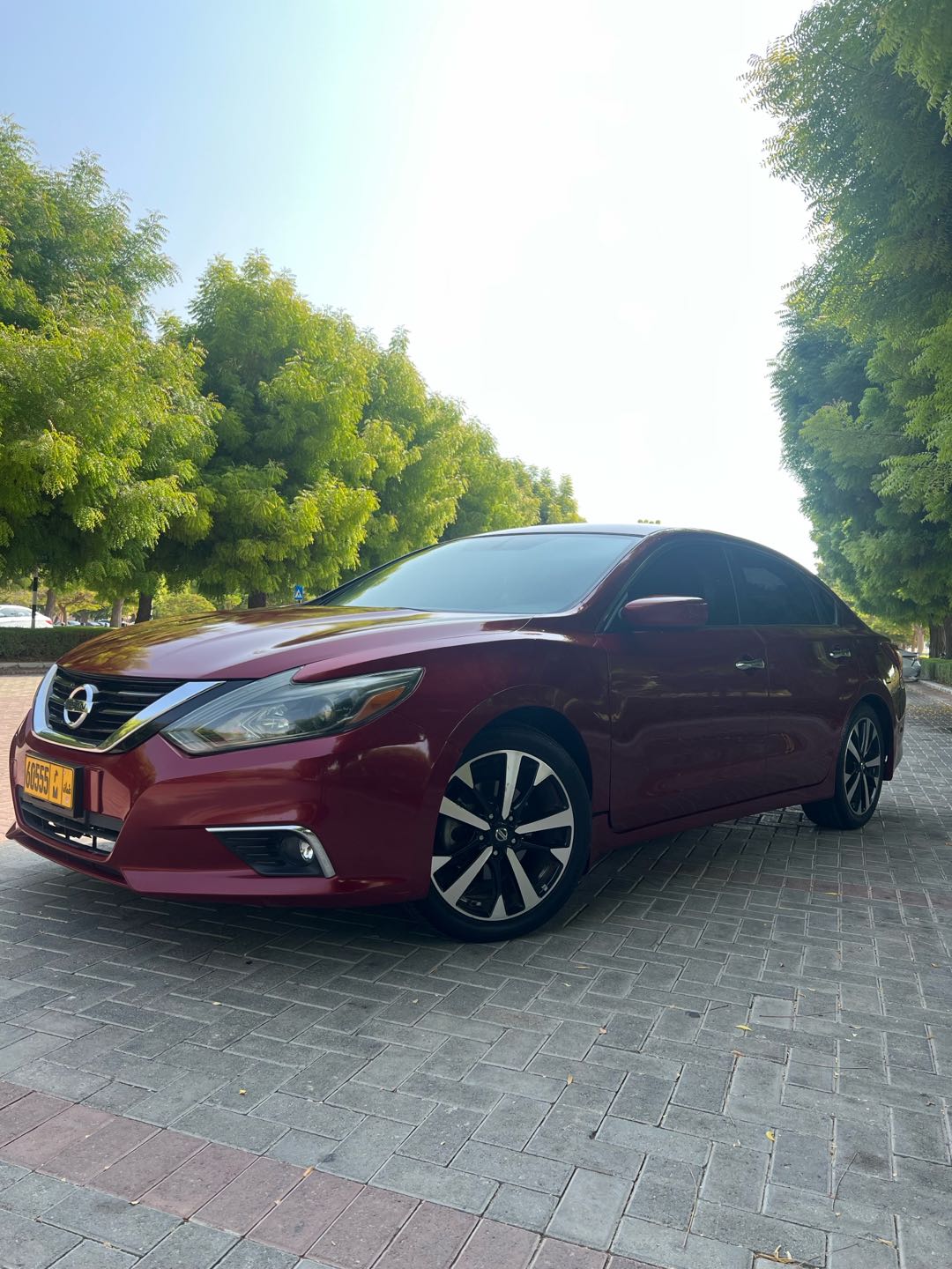 Car Image 2018 NISSAN ALTIMA SR