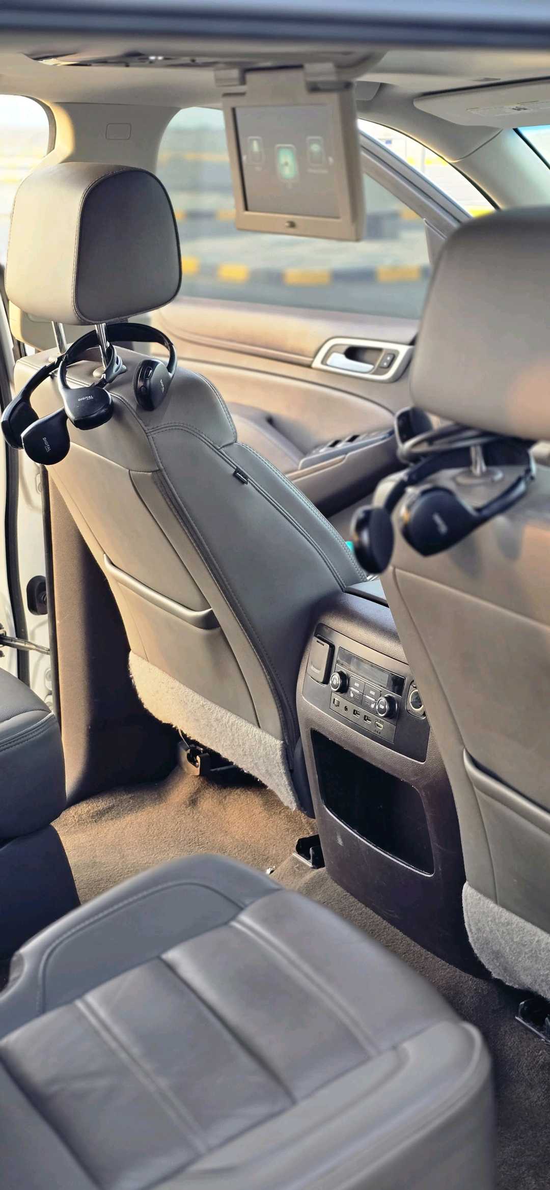 Car Image 2018 GMC YUKON XL Denali