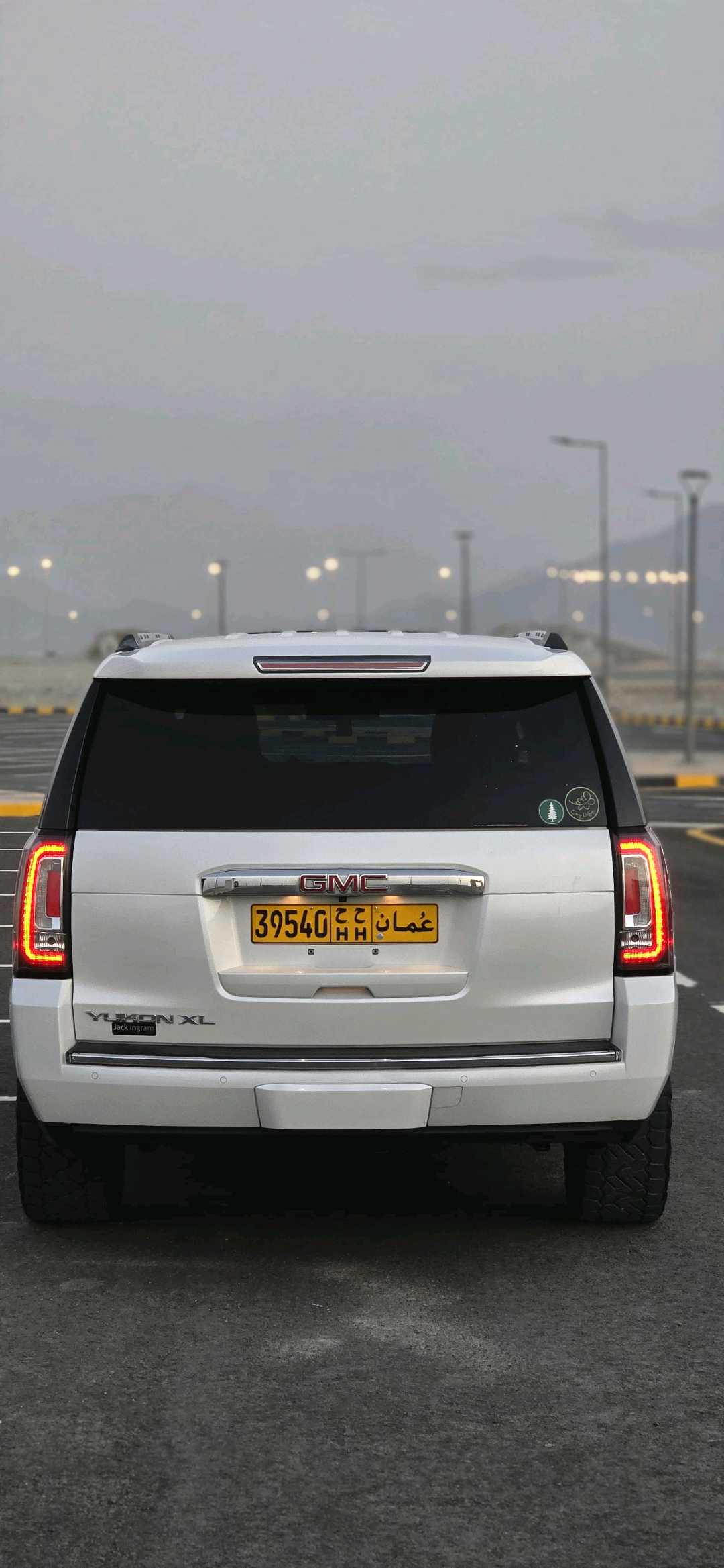 Car Image 2018 GMC YUKON XL Denali