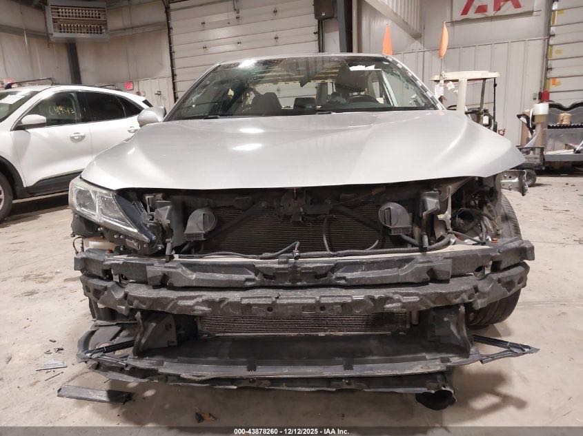 Car Image 2018 TOYOTA CAMRY