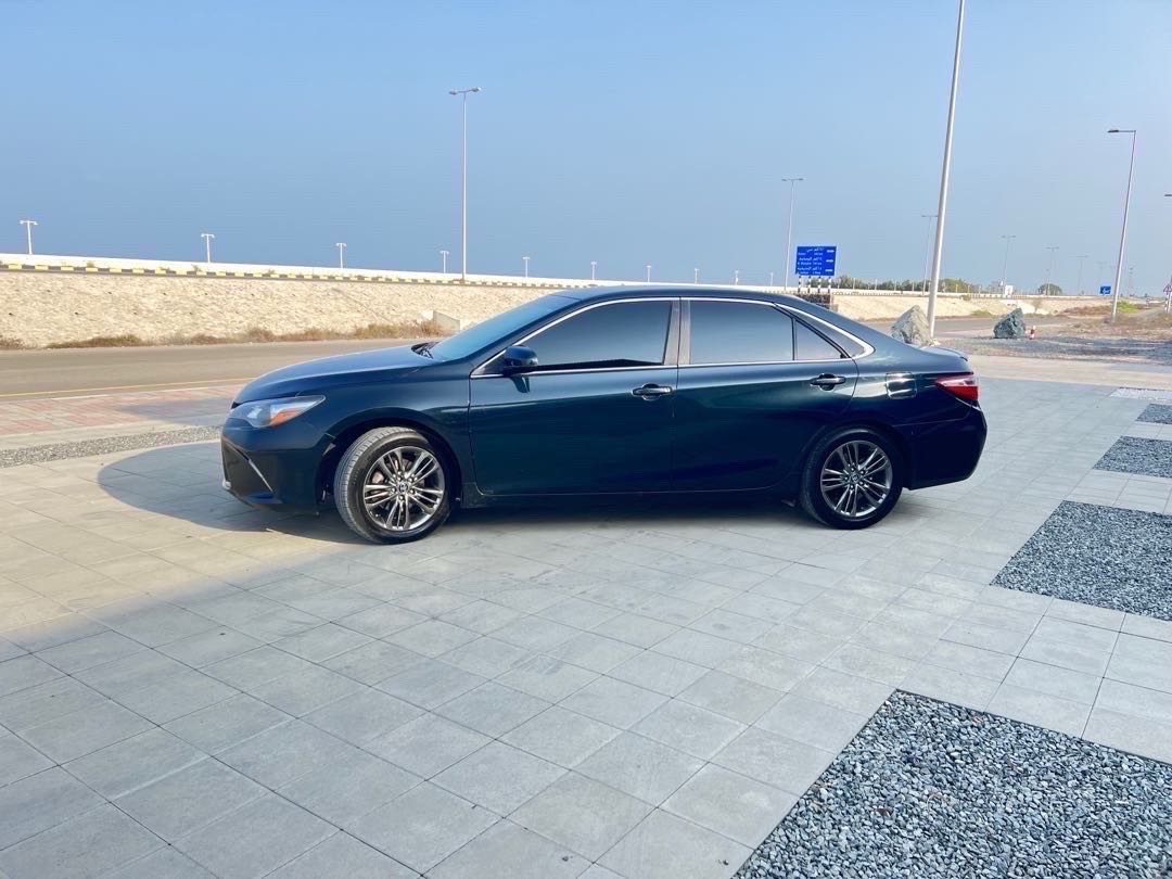 Car Image 2016 TOYOTA CAMRY SE