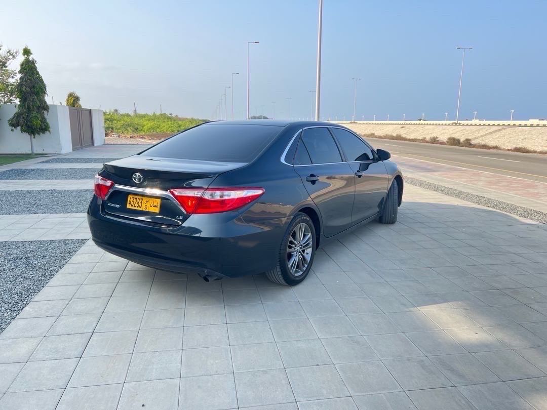 Car Image 2016 TOYOTA CAMRY SE