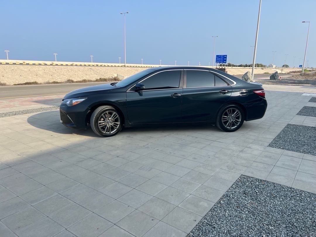 Car Image 2016 TOYOTA CAMRY SE