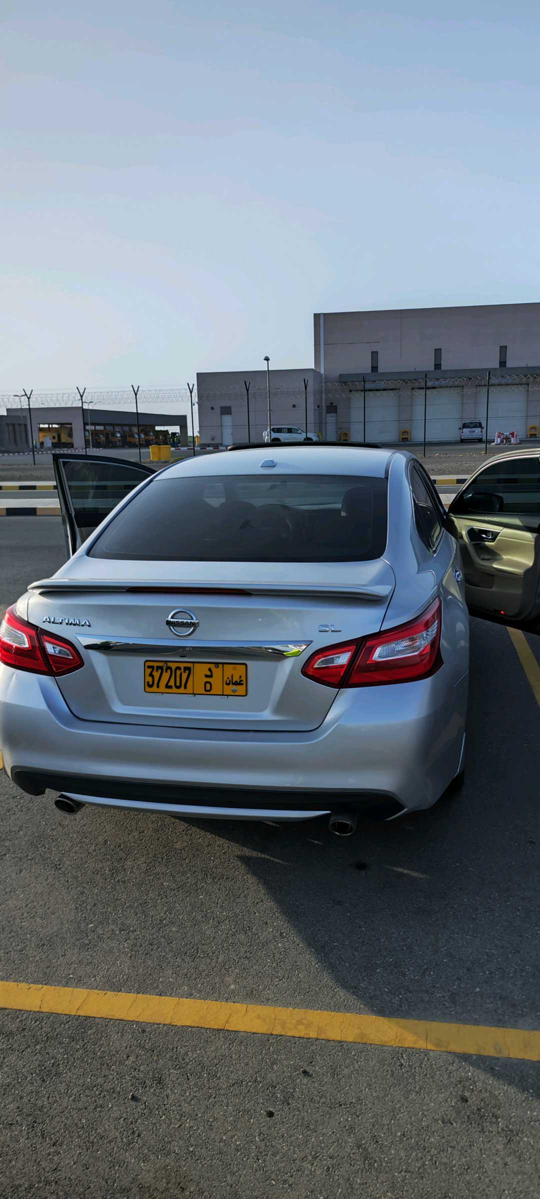 Car Image 2016 NISSAN ALTIMA SL