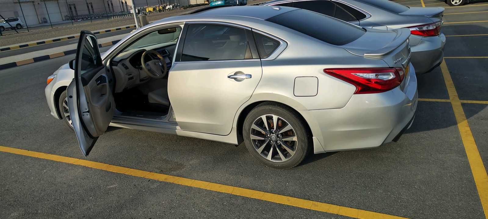 Car Image 2016 NISSAN ALTIMA SL