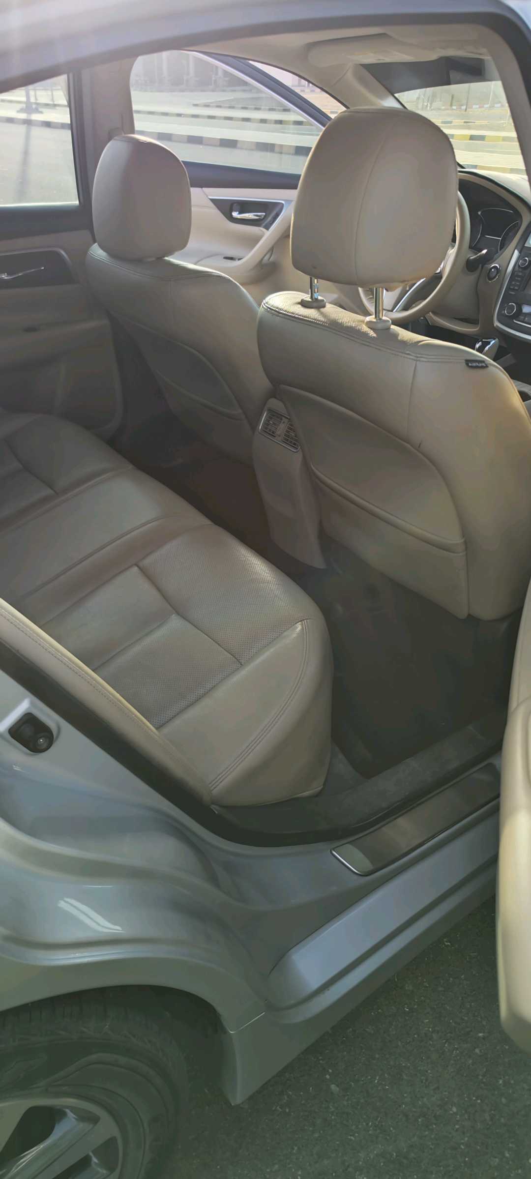 Car Image 2016 NISSAN ALTIMA SL